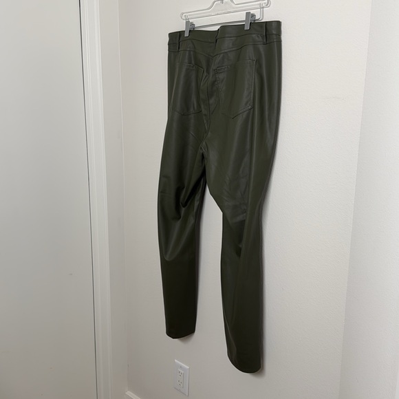 WILD FABLE Low Rise Flare Faux Leather Pants in Olive Sz 17 - Picture 5 of 7